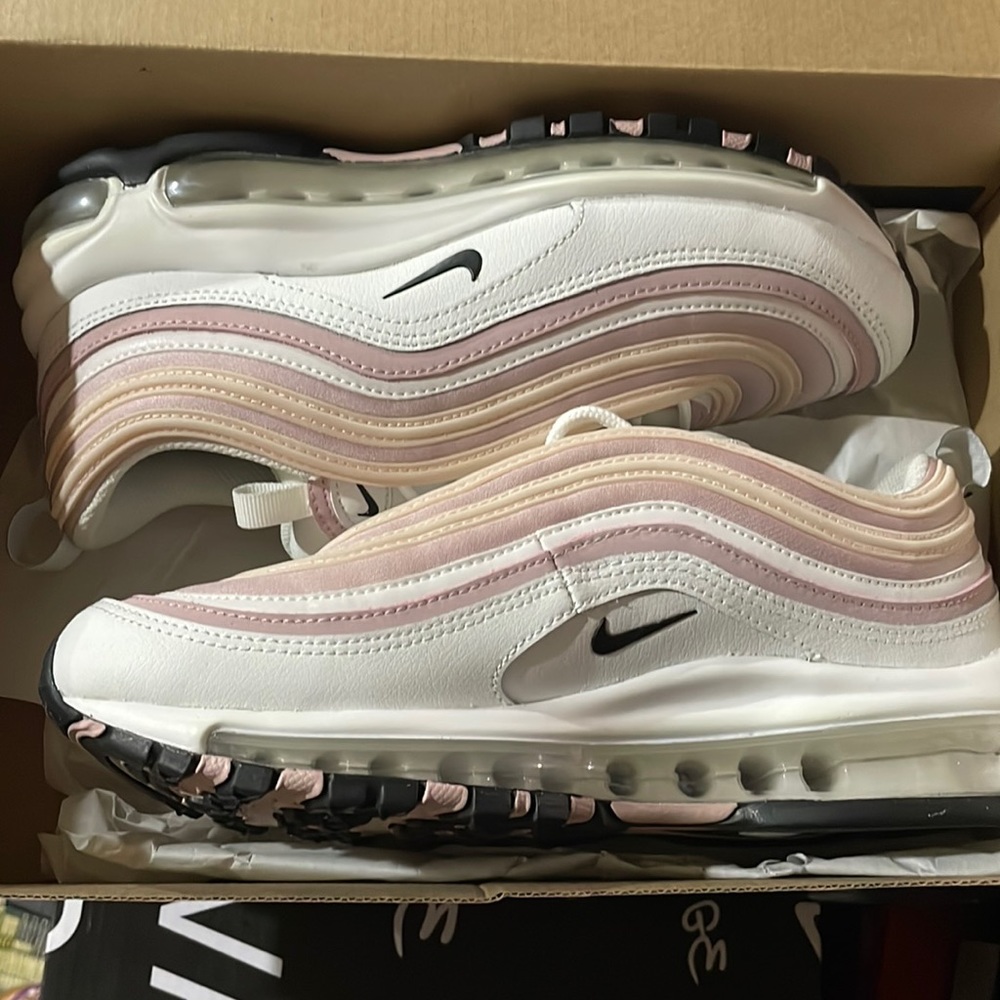 Nike Sneaker
